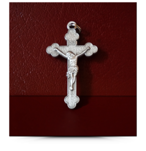 Crucifix en forme de trèfle