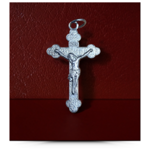 Crucifix en forme de trèfle