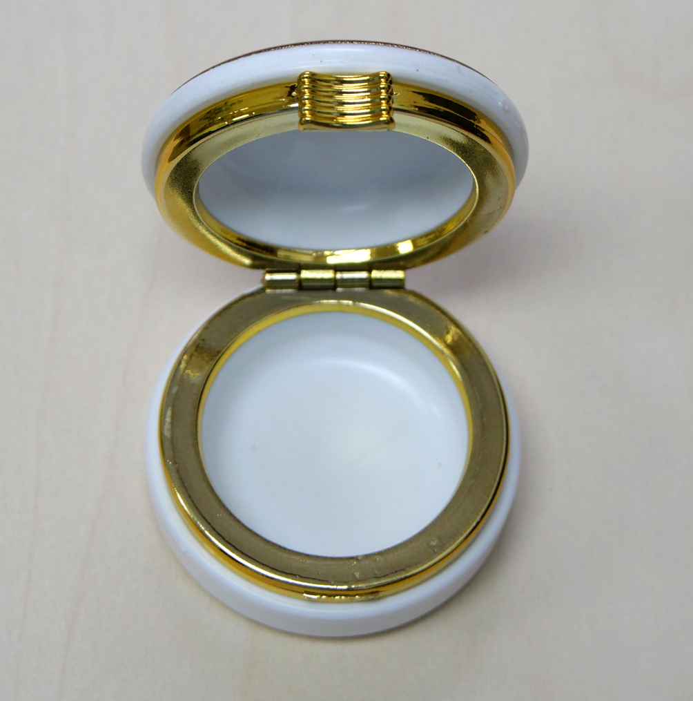 Rosenkranzdose rund Motiv "Kelch/IHS" – Bild 2